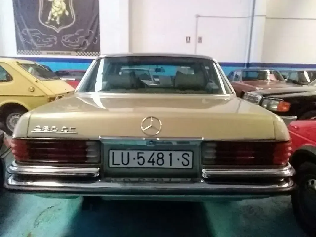 Usado Mercedes 280 SE 185 CV (136 kW) 1980 Verde Berlina
