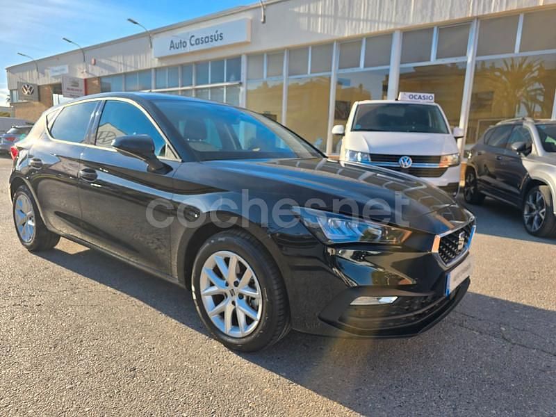 Usado Seat Leon Style 110 CV (80 kW) 2024 Negro Berlina