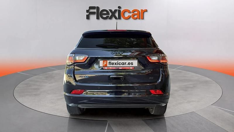 Usado Jeep Compass Night Eagle 131 CV (96 kW) 2022 Negro SUV