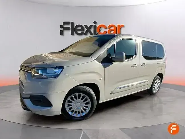 Usado Toyota Proace Verso Active 131 CV (96 kW) 2020 Beige Familiar