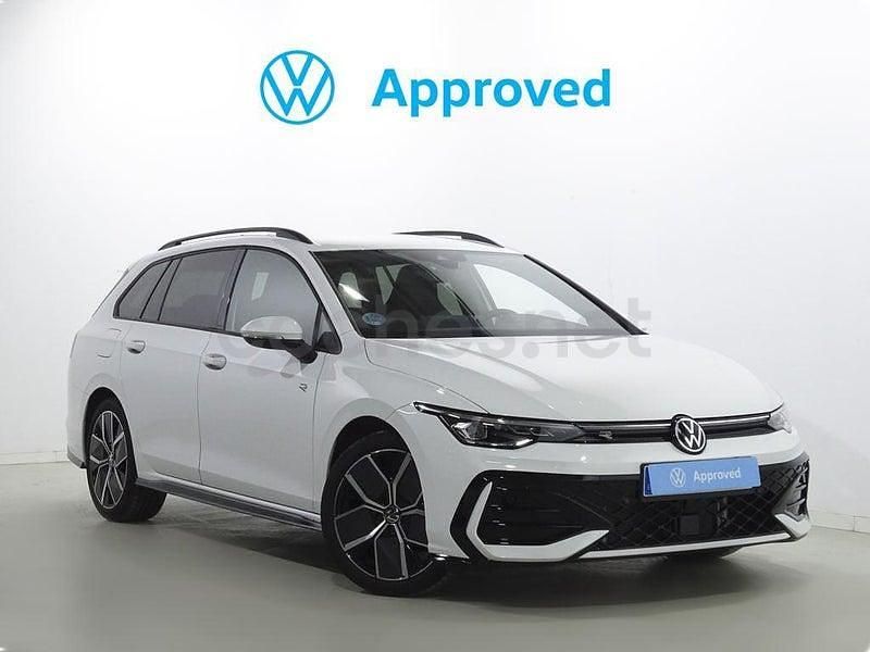 Usado VW Golf VIII R-line 150 CV (110 kW) 2024 Blanco Familiar