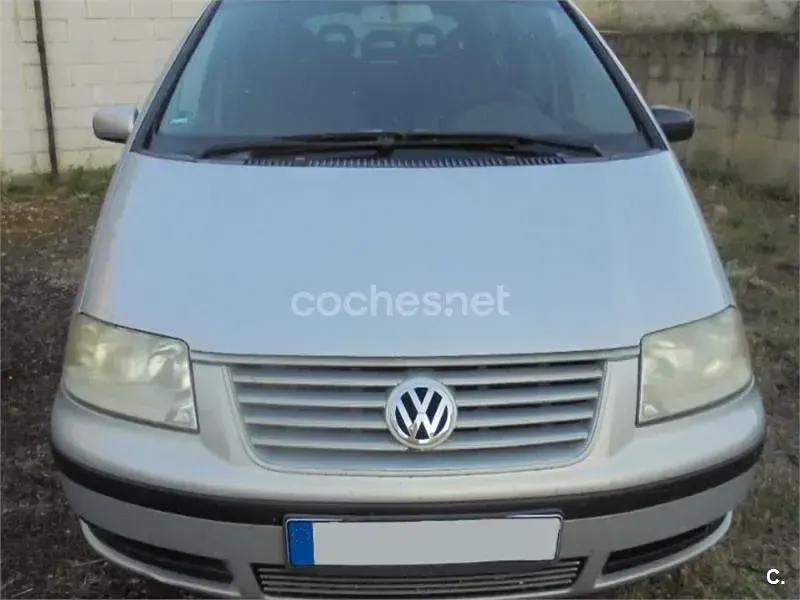 Usado VW Sharan Comfortline 115 CV (84 kW) 2002 Gris / plata Monovolumen