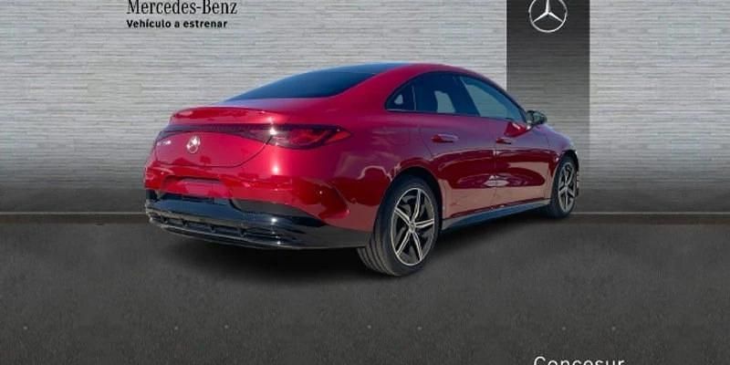 Nuevo Mercedes CLA 250+ 200 kW (272 CV) 2025 Rojo Berlina