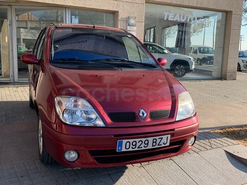 Usado Renault Mégane II Expression 105 CV (77 kW) 2002 Granate Berlina