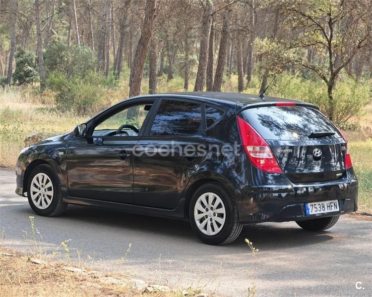 Negro Usado 2011 Hyundai i30 Classic Berlina | 3200 € (Super precio) - Imagen 1/4