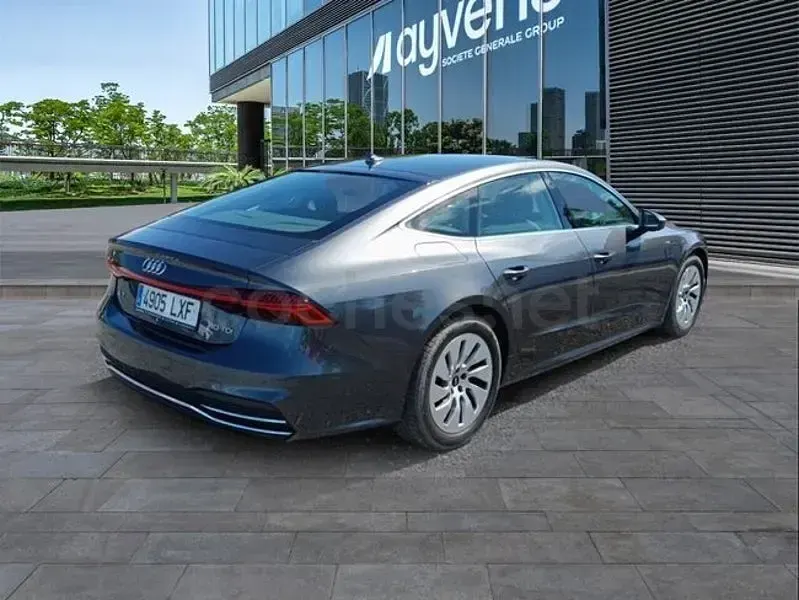 Usado Audi A7 204 CV (150 kW) 2022 Gris / plata Berlina