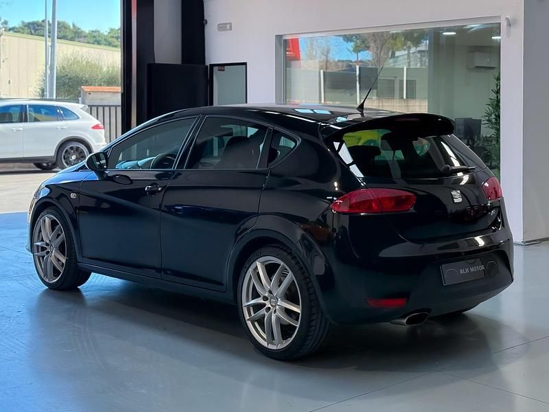 Usado Seat Leon CUPRA 265 CV (194 kW) 2011 Negro Utilitario