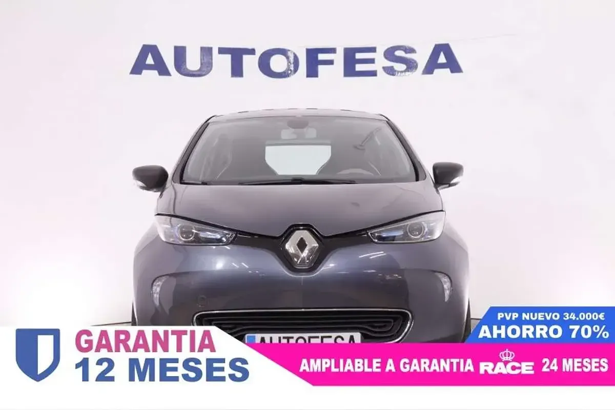 Usado Renault Zoe Life 67 kW (92 CV) 2018 Gris Utilitario