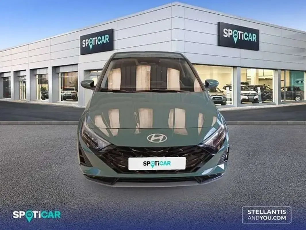 Usado Hyundai i20 101 CV (74 kW) 2025 Verde Utilitario