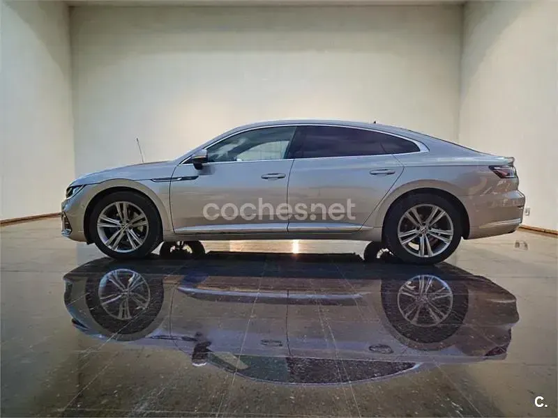 Usado VW Arteon R-line 218 HP (160 kW) 2021 Cinzento Sedan
