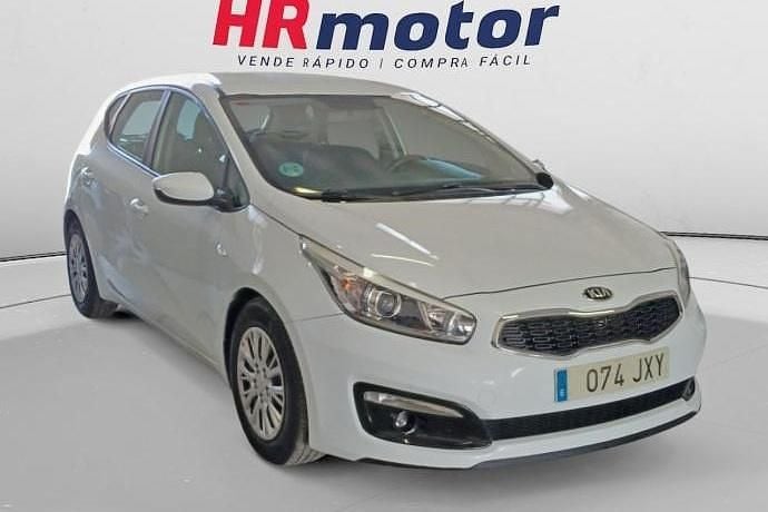Usado 2017 Kia Ceed Plus Utilitario | 10.900 € (Precio justo) - Imagen 1/4