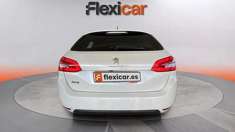 Usado Peugeot 308 SW Allure 131 CV (96 kW) 2021 Blanco Familiar
