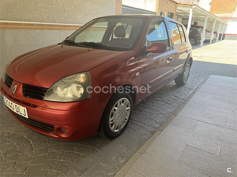 Granate Usado 2005 Renault Clio II Dynamique Berlina | 1900 € (Super precio) - Imagen 1/4