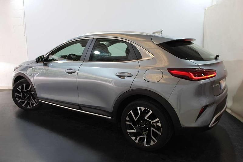 Usado Kia XCeed 141 CV (103 kW) 2023 Plateado SUV