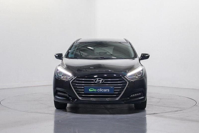 Usado Hyundai i40 141 CV (103 kW) 2016 Negro Familiar