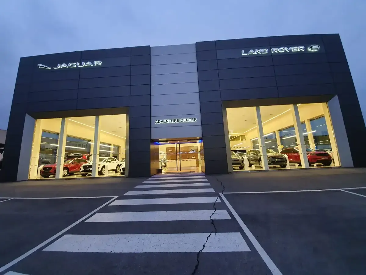 Usado Land Rover Range Rover SE 300 CV (220 kW) 2024 Blanco SUV