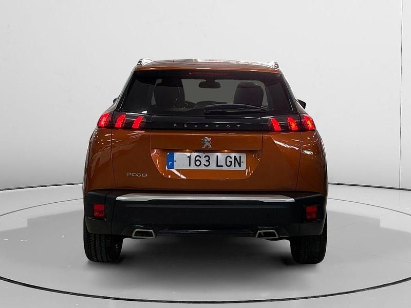 Usado Peugeot 2008 Allure 131 CV (96 kW) 2020 Naranja SUV
