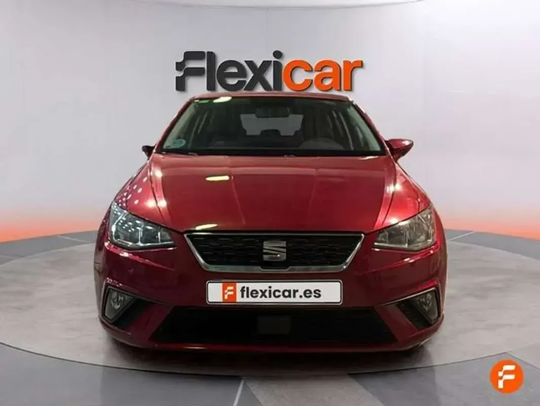 Usado Seat Ibiza Reference 75 CV (55 kW) 2018 Rojo Utilitario