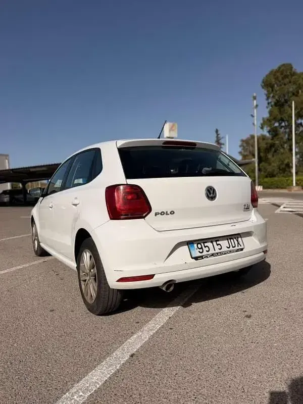 Usado VW Polo Advance 90 CV (66 kW) 2015 Blanco Utilitario