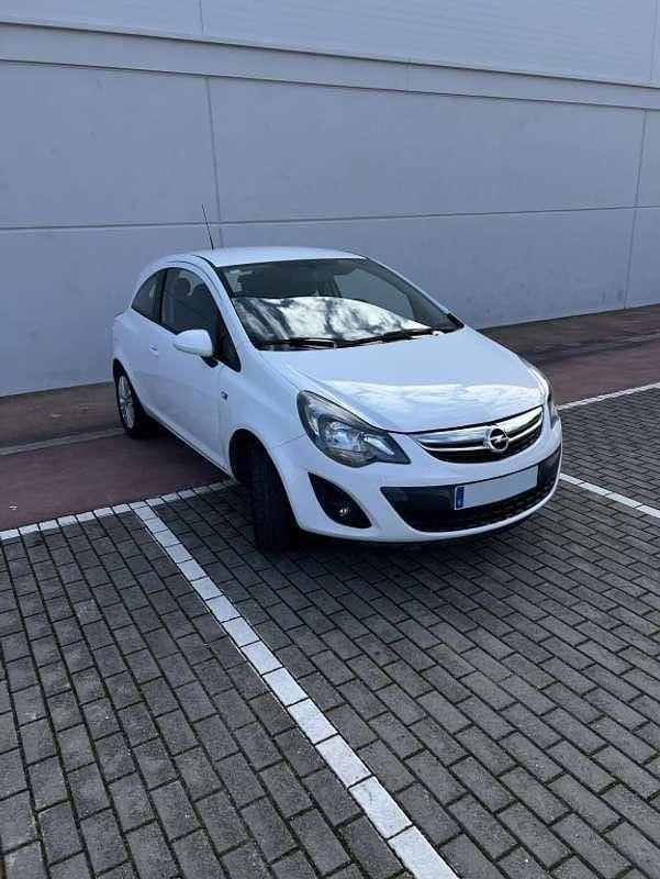 Usado Opel Corsa Selective 116 CV (85 kW) 2014 Blanco Utilitario