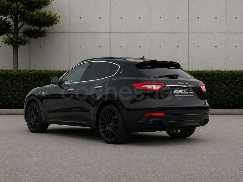 Usado Maserati Levante 430 CV (316 kW) 2018 Negro SUV