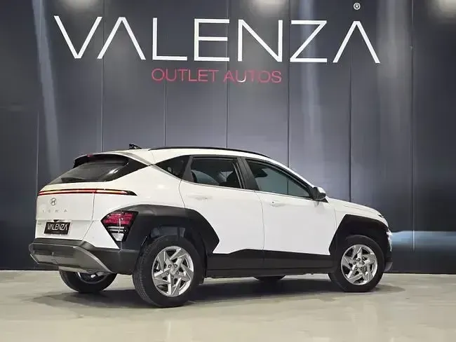 Usado Hyundai Kona 120 CV (88 kW) 2024 Blanco SUV