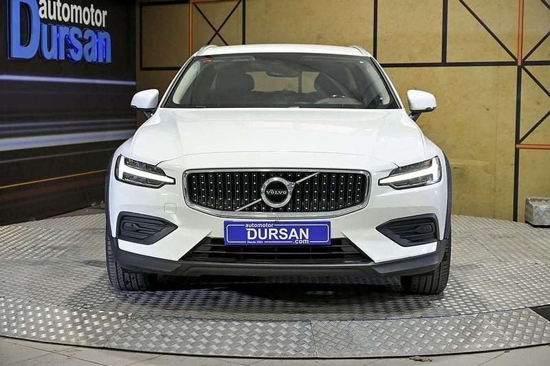 Usado Volvo V60 CC Pro 199 CV (146 kW) 2021 Blanco Familiar