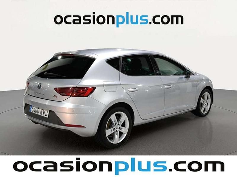 Usado Seat Leon FR 131 CV (96 kW) 2019 Plateado Utilitario