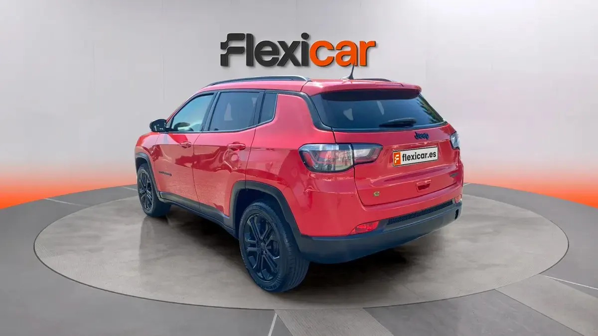 Usado Jeep Compass Night Eagle 131 CV (96 kW) 2022 Rojo SUV