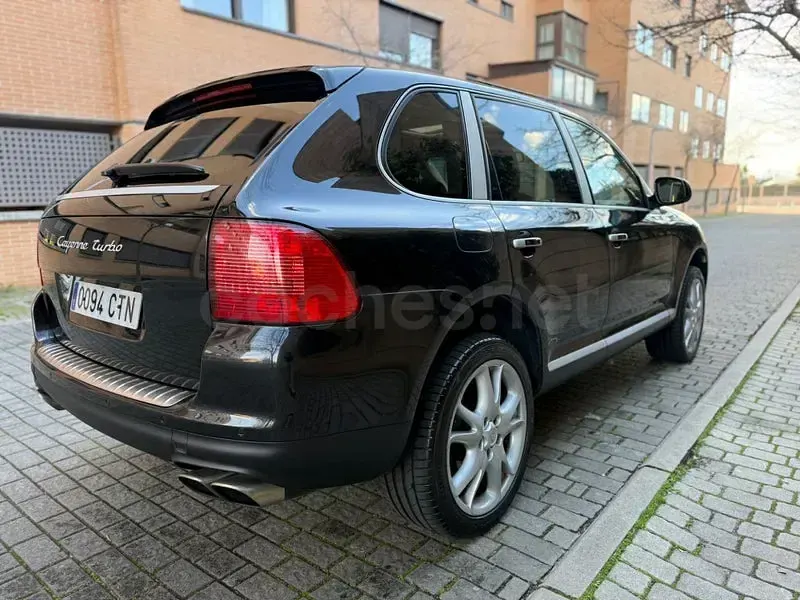 Usado Porsche Cayenne Turbo 450 CV (330 kW) 2004 Negro SUV