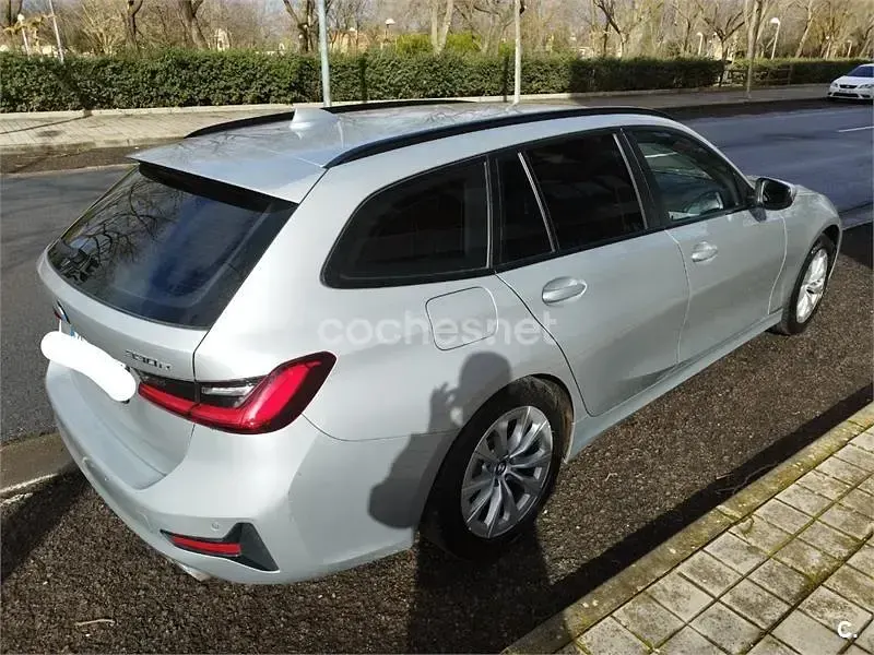Usado BMW 330e Comfort Edition 292 CV (214 kW) 2021 Gris / plata Familiar