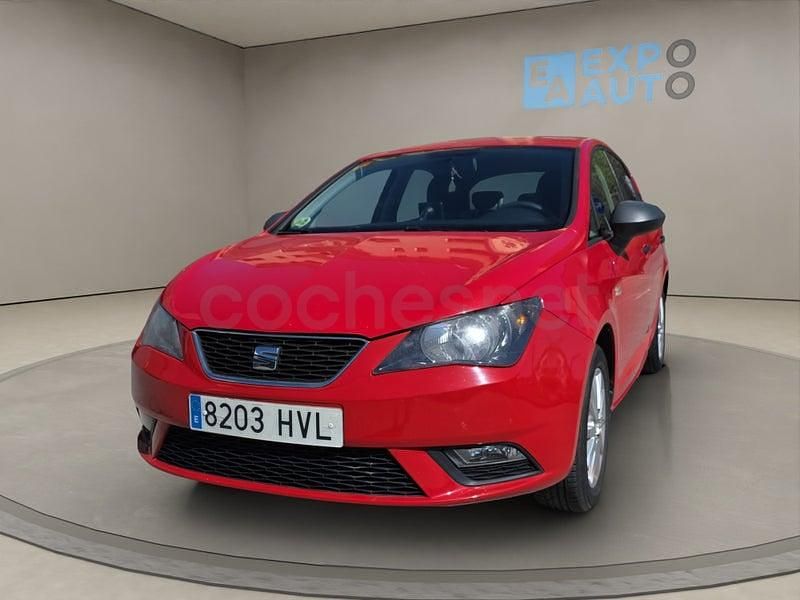 Usado Seat Ibiza Reference 90 HP (66 kW) 2014 Vermelho Sedan