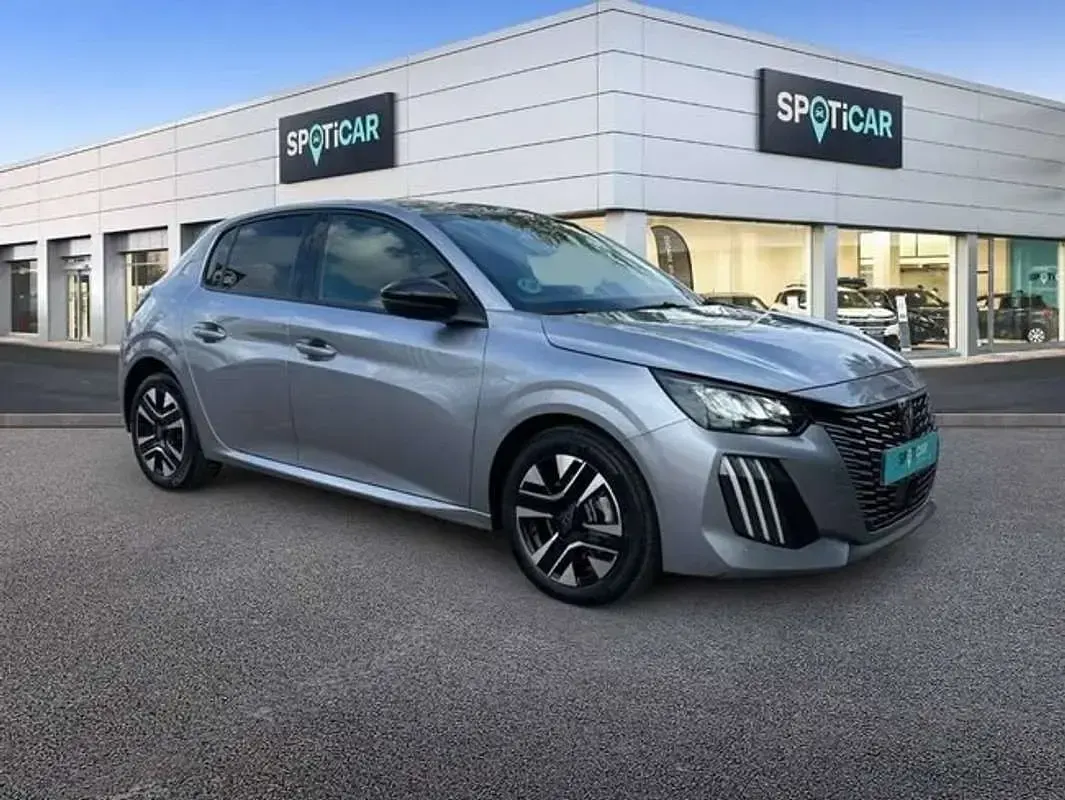 Usado Peugeot 208 Allure 101 CV (74 kW) 2025 Gris Utilitario