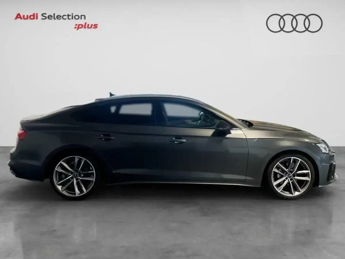 Usado Audi A5 Sportback Ambiente 204 CV (150 kW) 2023 Gris Utilitario