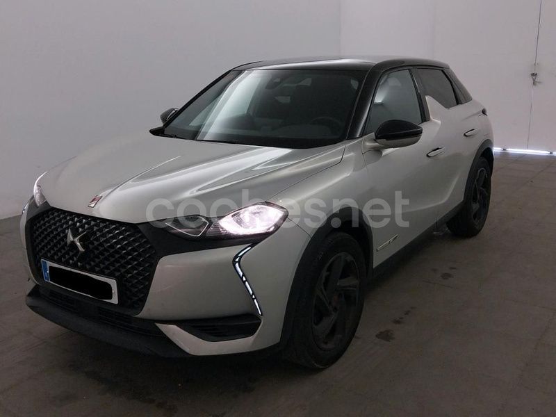 Gris / plata Usado 2021 DS Automobiles DS3 Crossback Performance SUV | 16.990 € (Precio justo) - Imagen 1/4