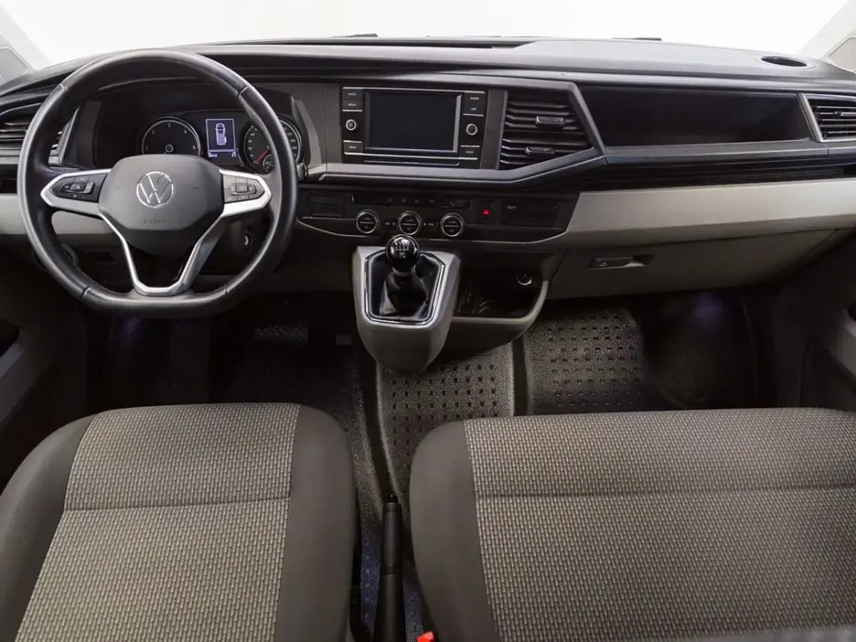 Usado VW Caravelle 110 CV (80 kW) 2022 Blanco Van