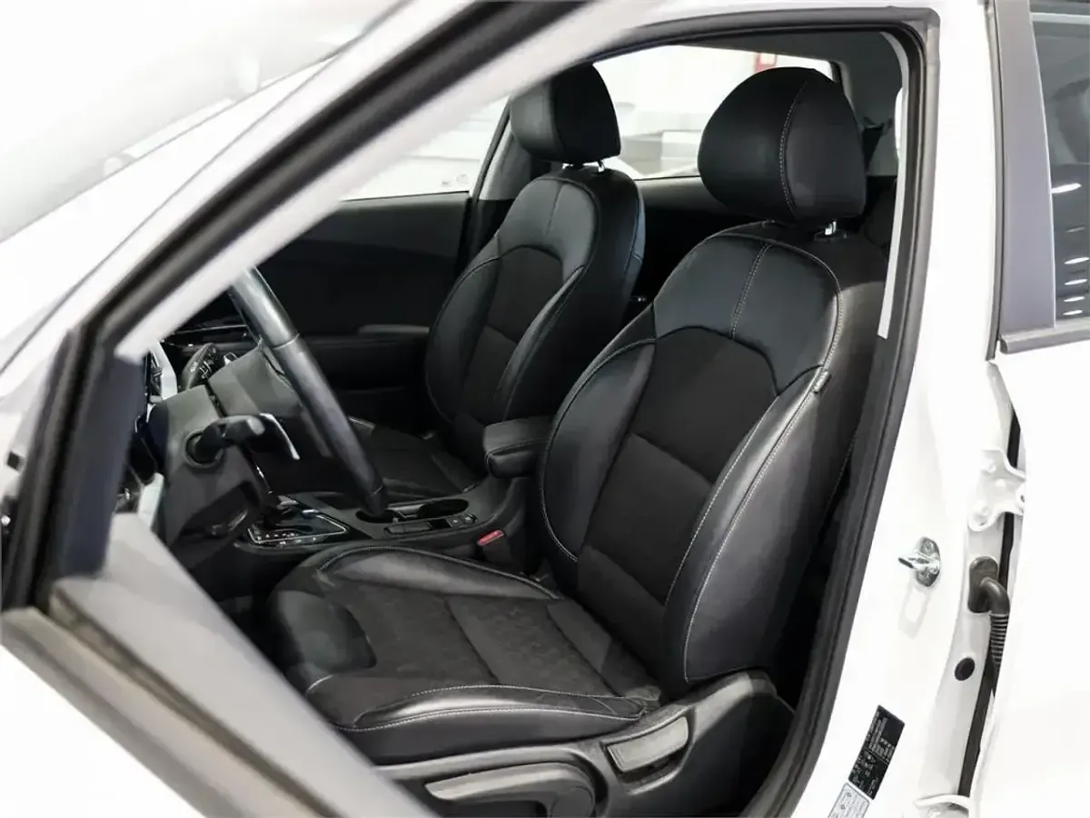 Usado Kia Niro 141 CV (103 kW) 2021 Blanco SUV
