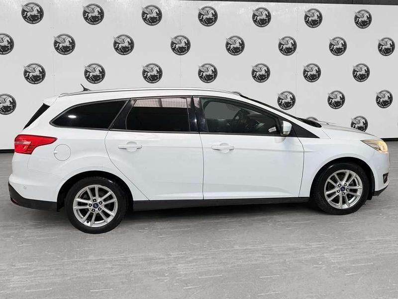 Usado Ford Focus Titanium 116 CV (85 kW) 2015 Blanco Familiar