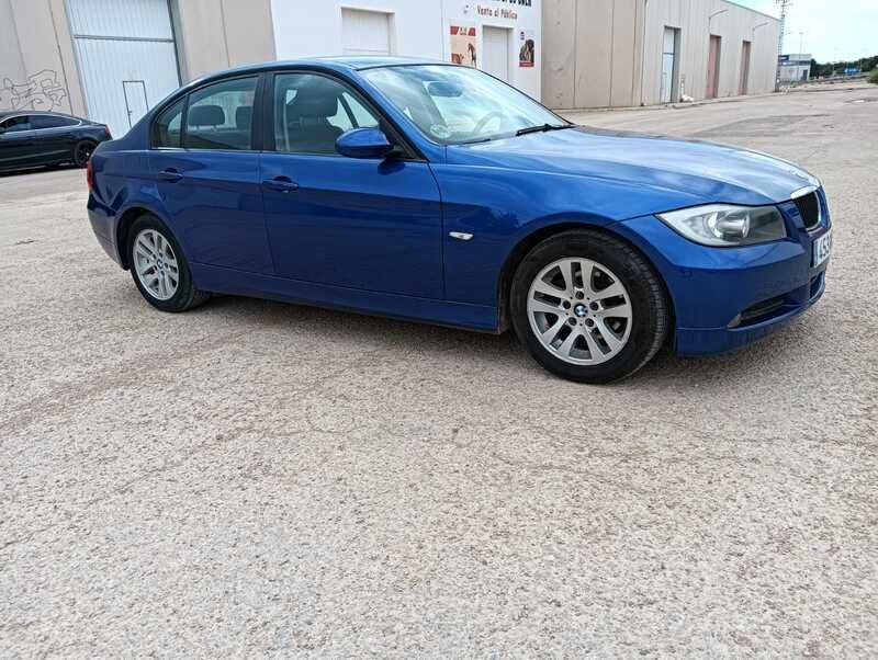 Usado BMW 318 143 CV (105 kW) 2007 Azul Berlina