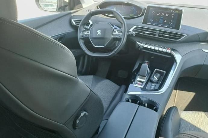Usado Peugeot 3008 Allure 226 CV (166 kW) 2020 Blanco SUV