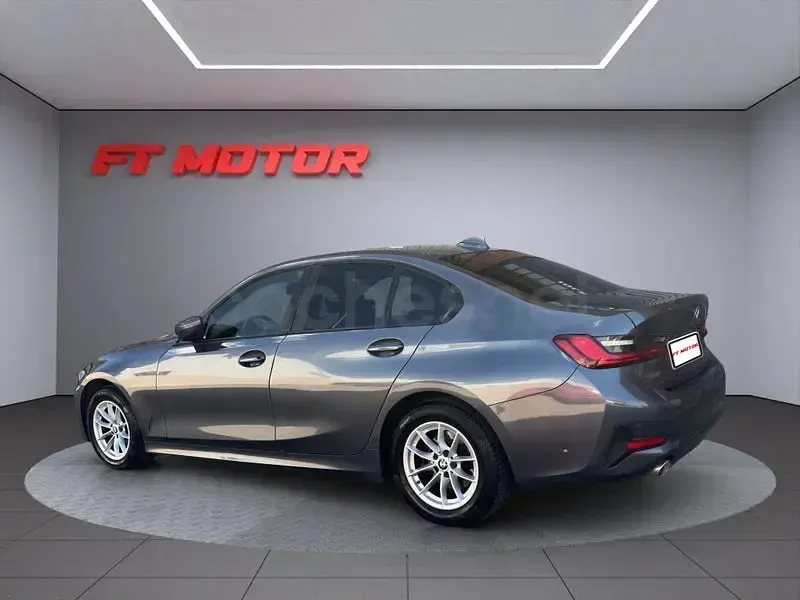Usado BMW 318 150 CV (110 kW) 2022 Gris / plata Berlina