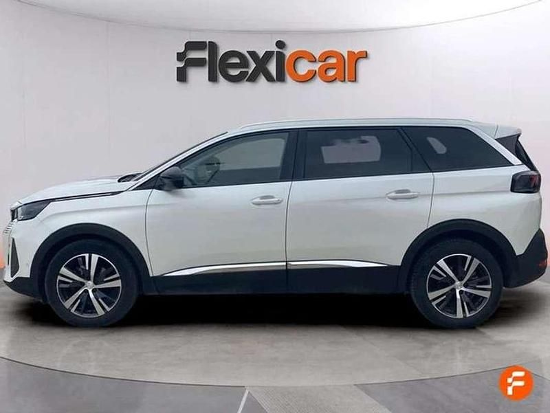 Usado Peugeot 5008 Allure 131 CV (96 kW) 2022 Blanco SUV