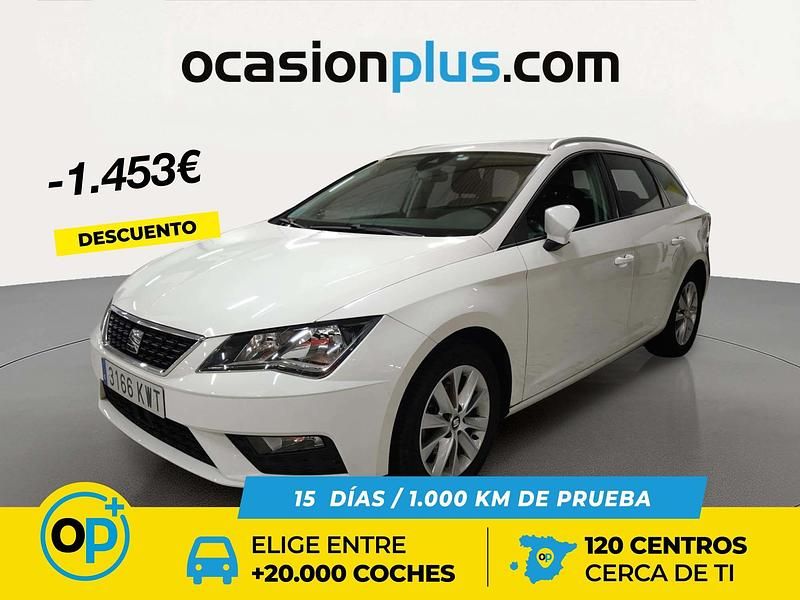 Usado Seat Leon Style 130 CV (95 kW) 2019 Blanco Familiar