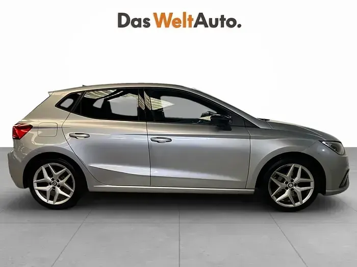 Usado Seat Ibiza FR 115 CV (84 kW) 2019 Gris plata Utilitario