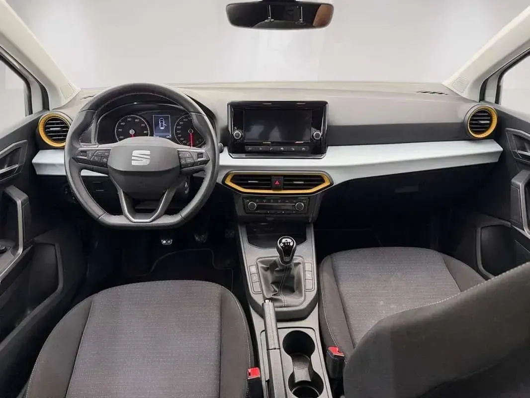 Usado Seat Ibiza Style 116 CV (85 kW) 2022 Blanco Utilitario