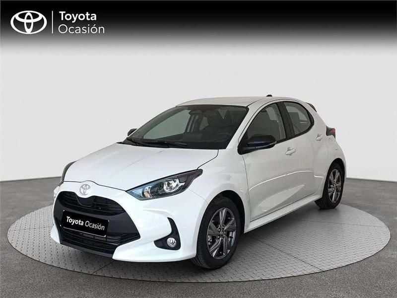 Usado 2025 Toyota Yaris Hybrid Active Monovolumen | 21.650 € (Buen precio) - Imagen 1/4