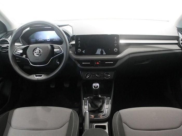 Usado Skoda Fabia Selection 95 CV (69 kW) 2024 Blanco Utilitario