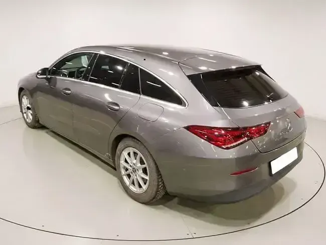 Usado Mercedes CLA200 Business 150 CV (110 kW) 2021 Gris Coupe