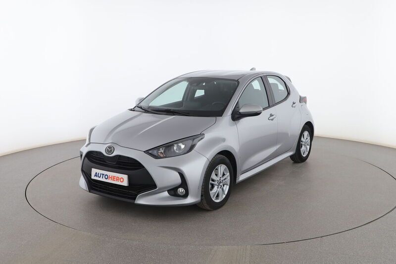 Gris Usado 2022 Mazda 2 Utilitario | 19.199 € (Un poco caro) - Imagen 1/4