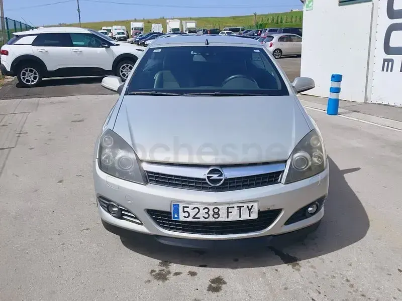 Usado Opel Astra Enjoy 150 CV (110 kW) 2007 Beige Descapotable